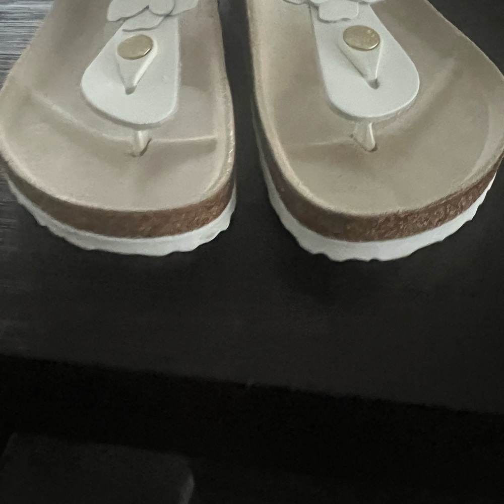 Birkenstock White Sandals with Floral Design - Picture 2 of 13